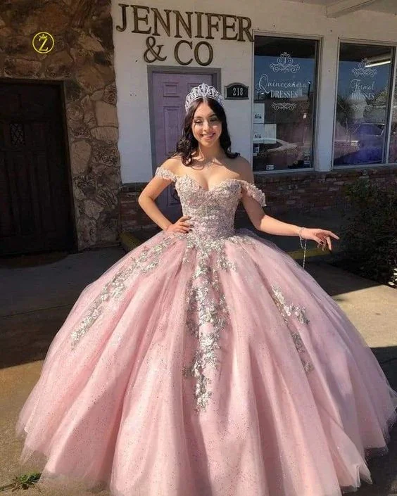 Women's Plus-Size Outfit Pink Sweetheart Neckline Tulle Appliques 16 Princess Ball Gown Quinceanera Dress Prom Dress Women's Plus-Size Outfit Pink Sweetheart Neckline Tulle Appliques 16 Princess Ball Gown Quinceanera Dress Prom Dress