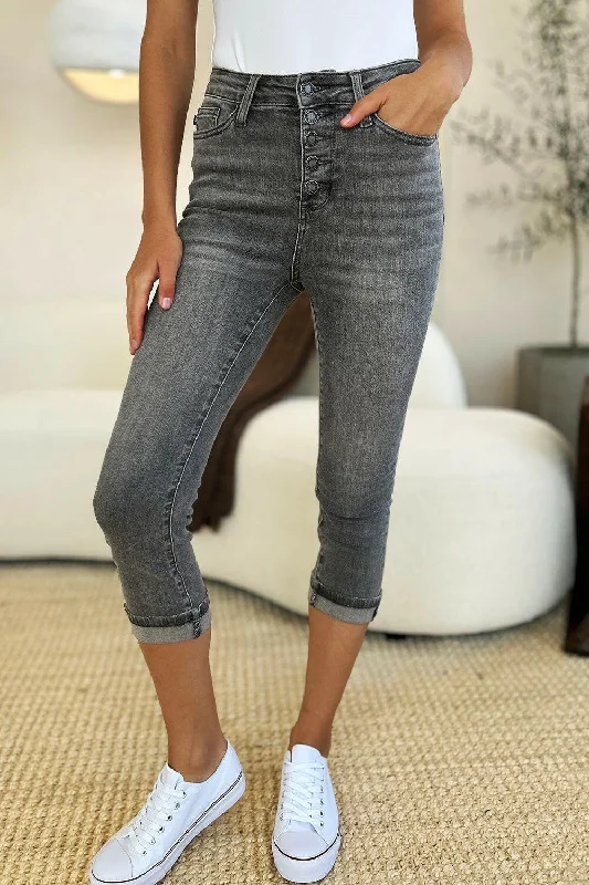Women's Outdoor Activity Garments Judy Blue Full Size Button Fly High Waist Cuffed Capris Women's Outdoor Activity Garments Judy Blue Full Size Button Fly High Waist Cuffed Capris