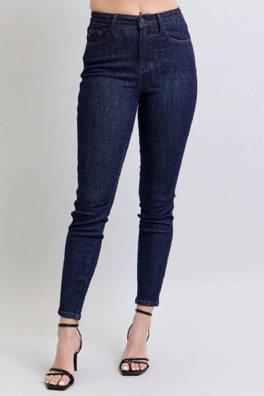 Women's Activewear Outfit Judy Blue Full Size Heart Shaped Back Pockets Skinny Jeans