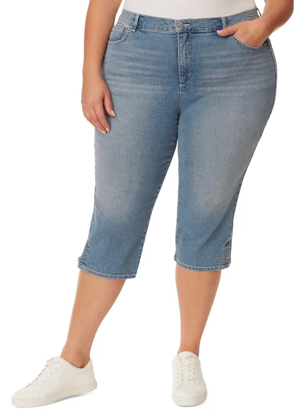 Women's Outerwear Attire Plus Amanda Womens Classic Rise Light Wash Capri Jeans